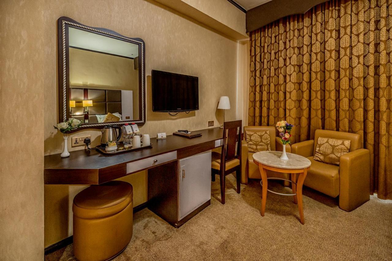 The Park Hotel Formerly Dubai Exterior photo