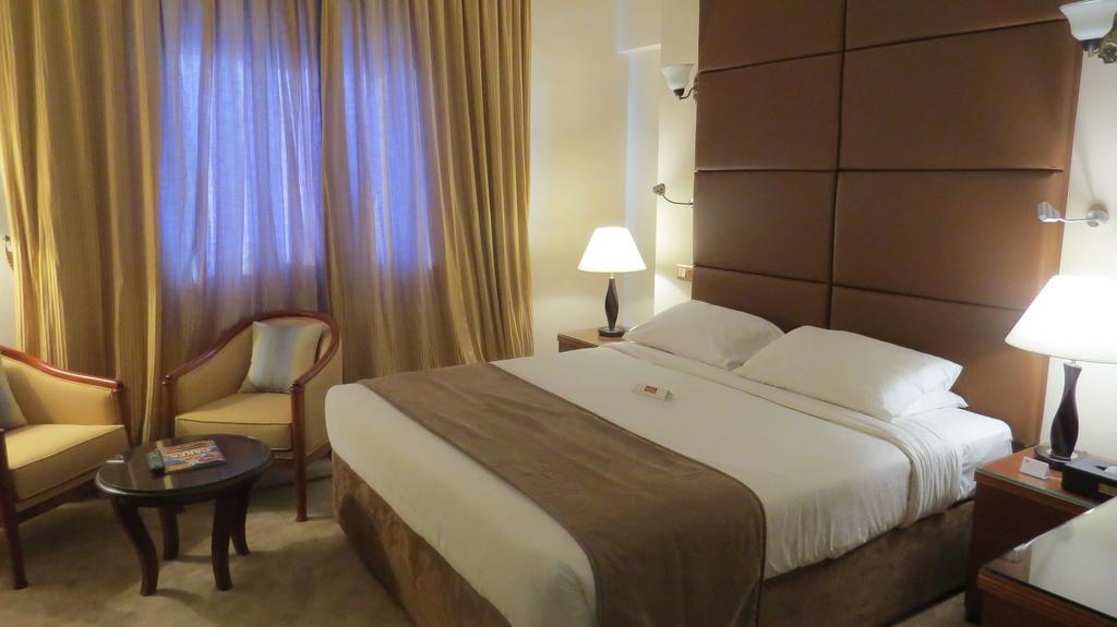 The Park Hotel Formerly Dubai Exterior photo